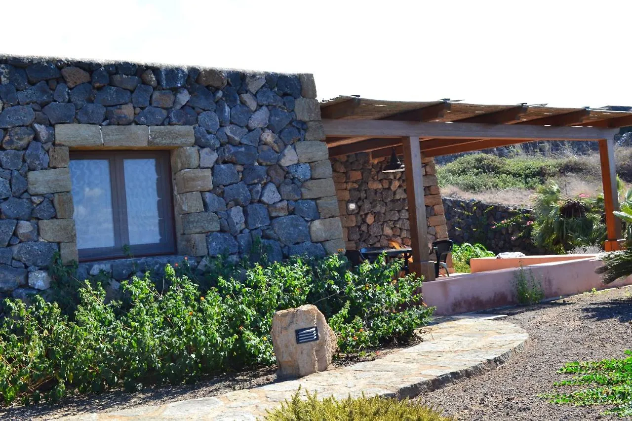 Villa Dammusi Sotto le Stelle Pantelleria 0*,  Italia