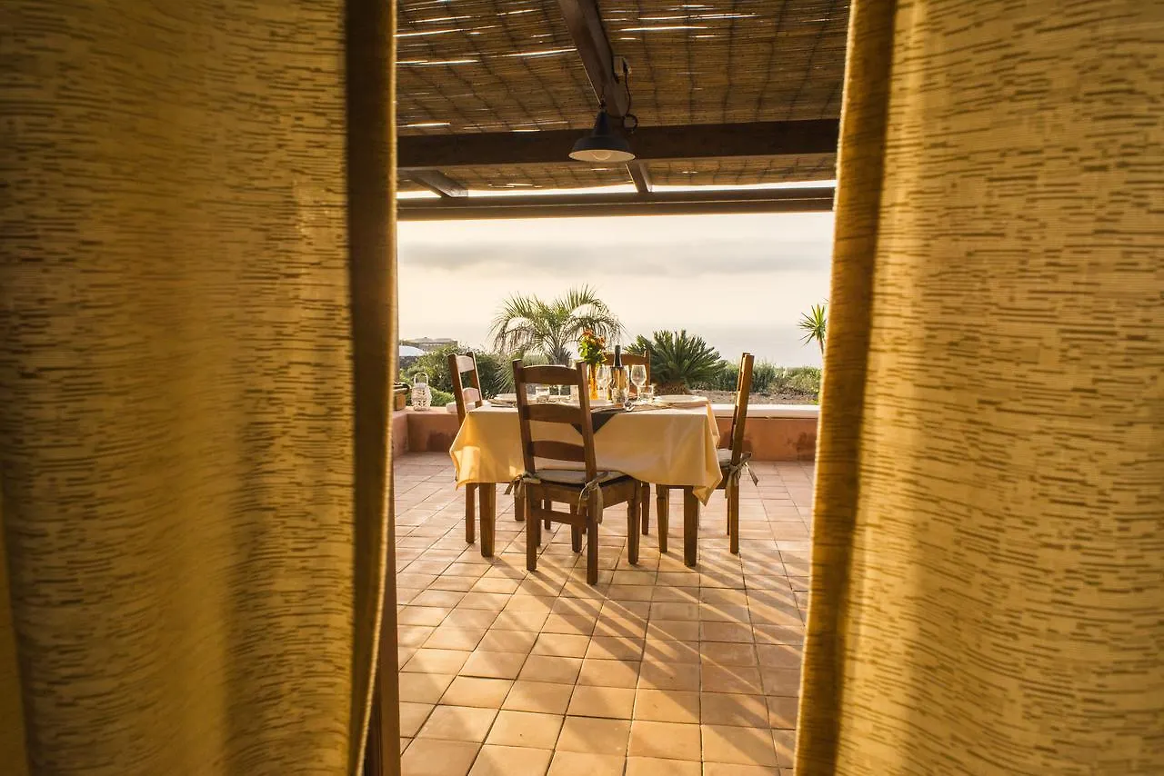Villa Dammusi Sotto le Stelle Pantelleria 0*,  Italia